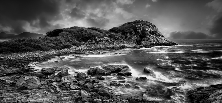 water-and-mountain-hk-monochrome